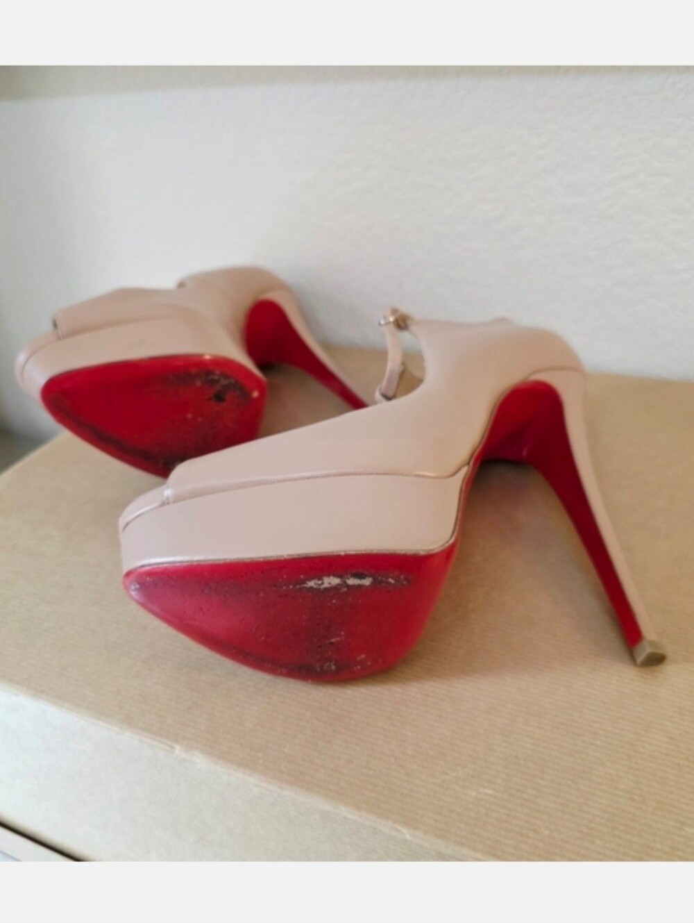 Christian Louboutin Nude T-Strap Peep-Toe Heels EU39 US8 - Picture 9 of 11